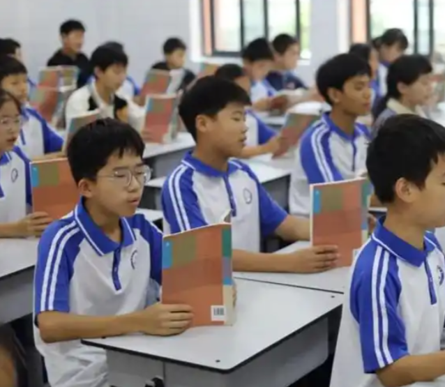 孩子在生长的道路上愈加顺利学习习气是中学生最重要的根底
